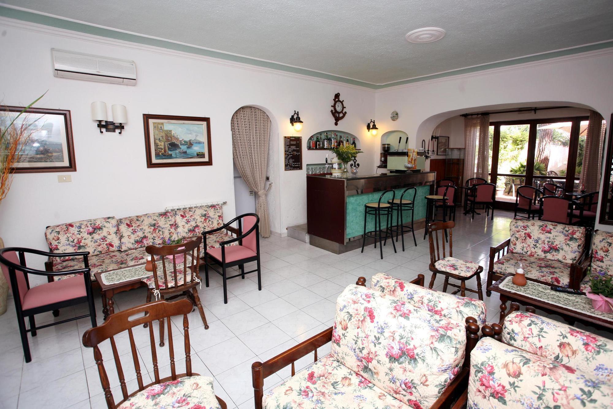 Charme Hotel La Villa Tina Ischia Esterno foto