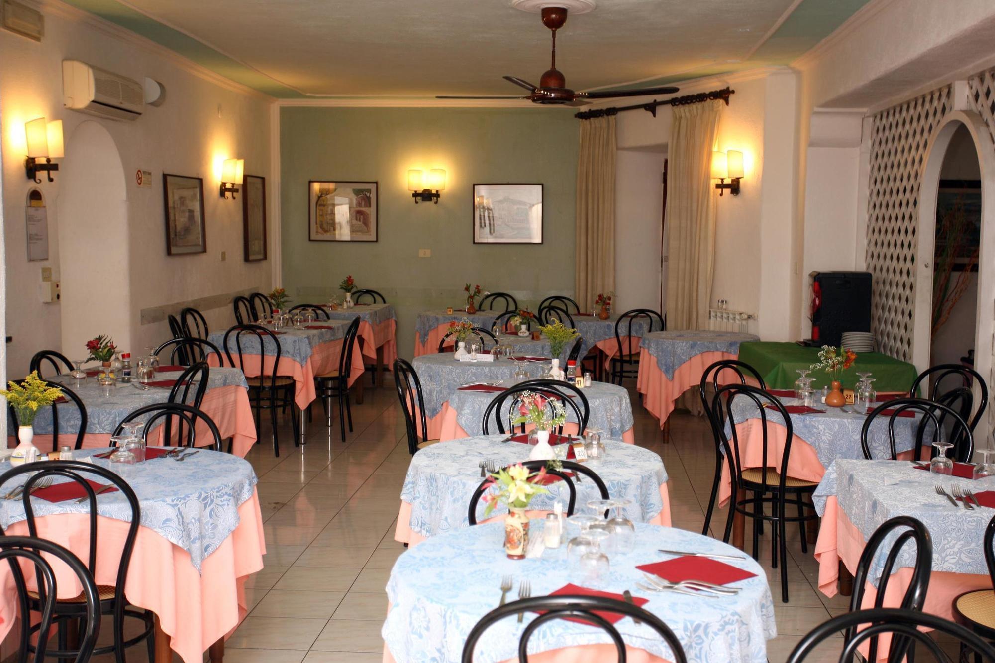 Charme Hotel La Villa Tina Ischia Esterno foto