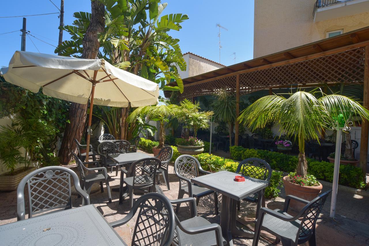 Charme Hotel La Villa Tina Ischia Esterno foto