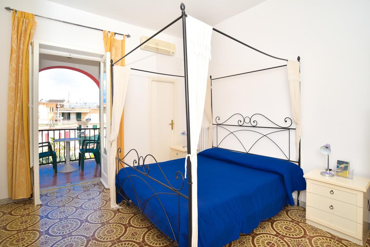 Charme Hotel La Villa Tina Ischia Esterno foto
