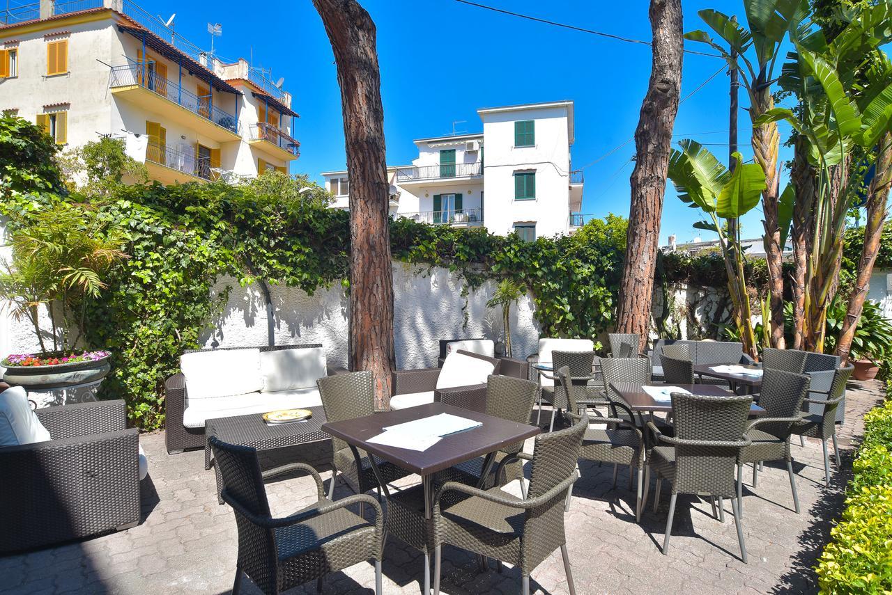 Charme Hotel La Villa Tina Ischia Esterno foto