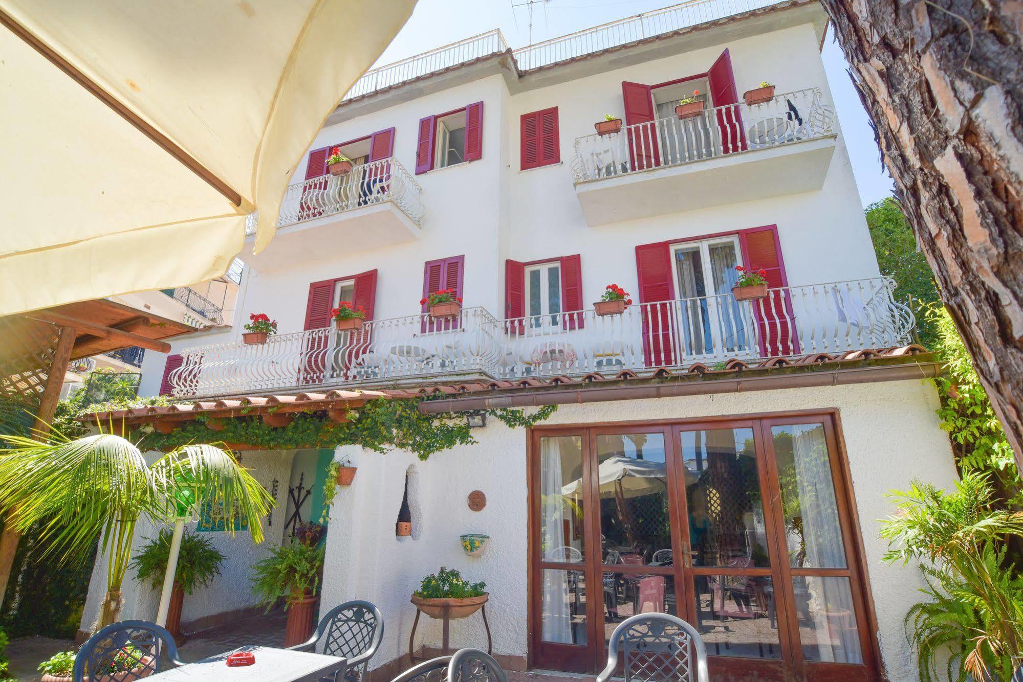 Charme Hotel La Villa Tina Ischia Esterno foto