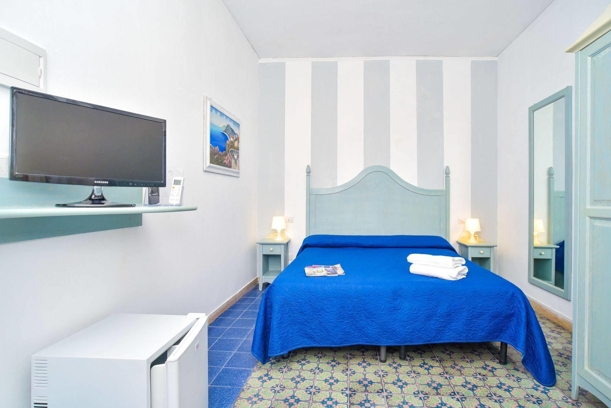 Charme Hotel La Villa Tina Ischia Esterno foto