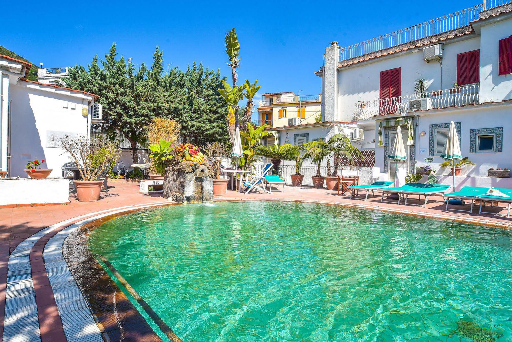 Charme Hotel La Villa Tina Ischia Esterno foto