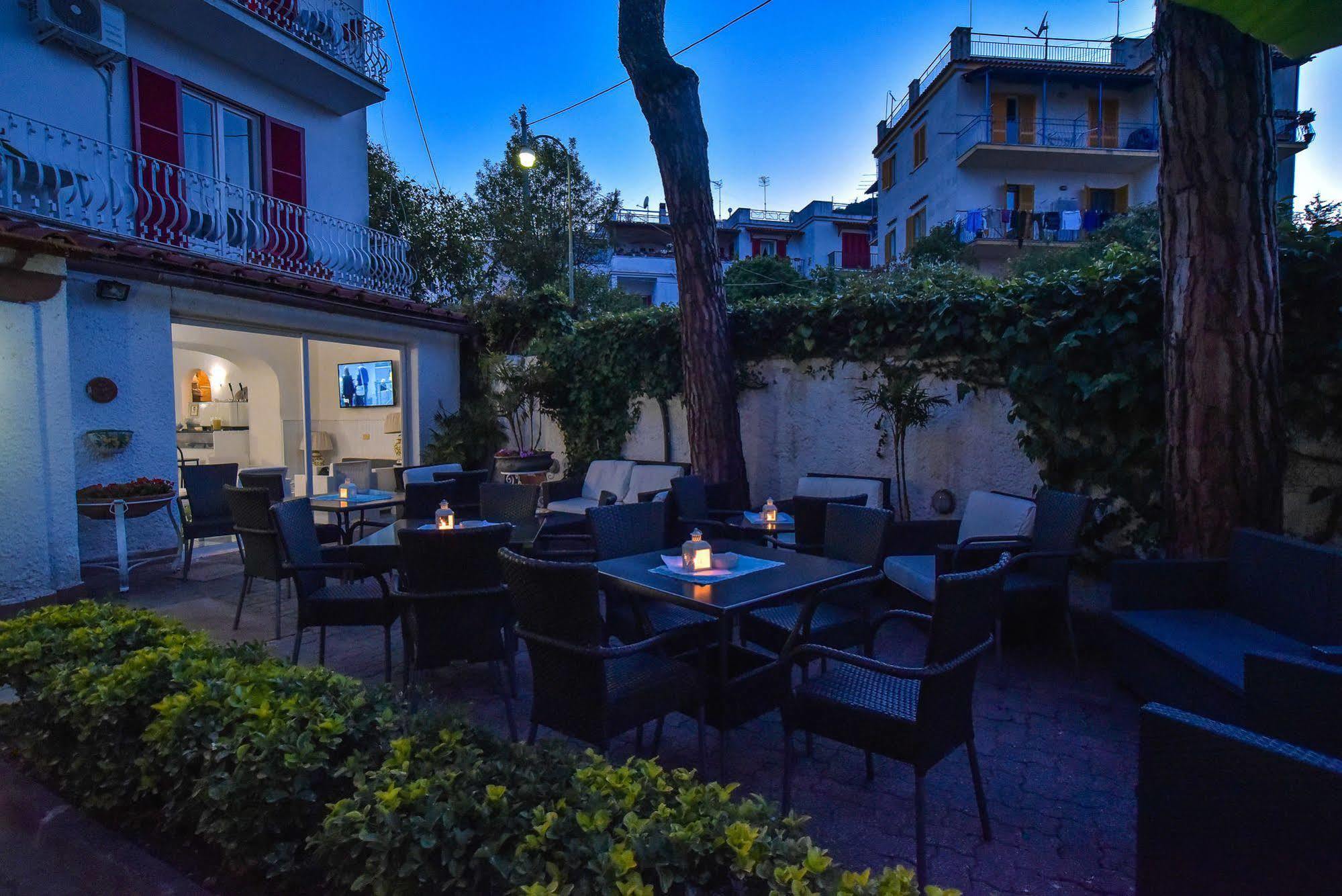 Charme Hotel La Villa Tina Ischia Esterno foto
